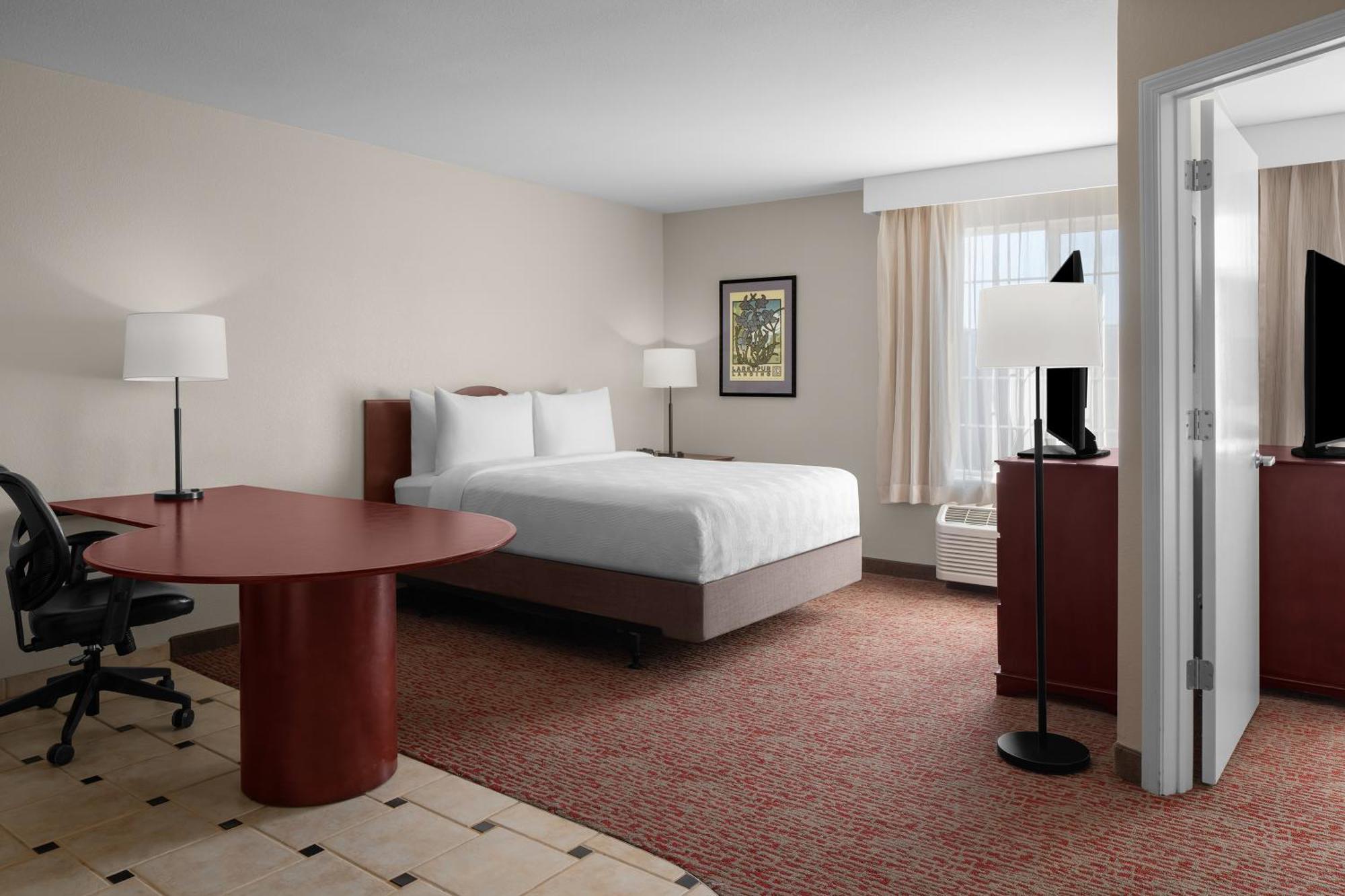 Larkspur Landing Extended Hotel 3*