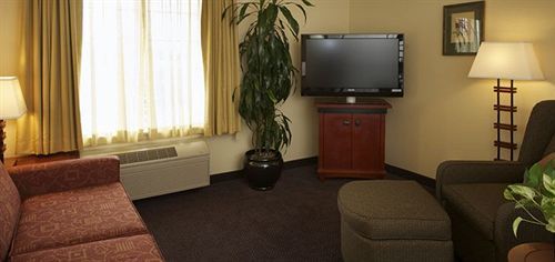 Larkspur Landing Extended Hotel 3*
